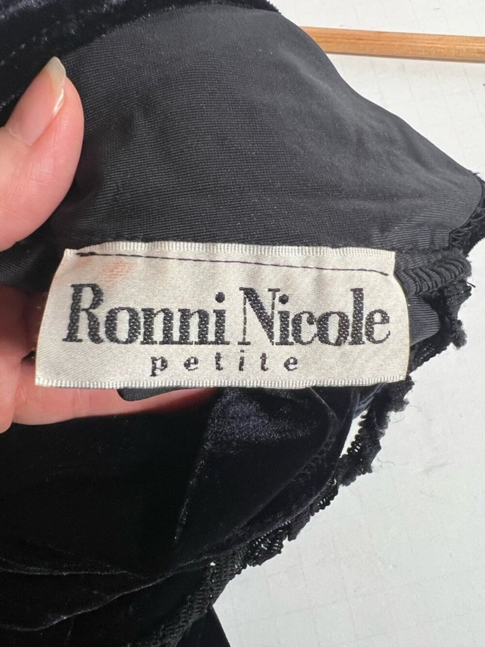 Vtg Y2K Ronni Nicole Black Velvet Maxi Dress Sz Small Fairy Gothic. Q - Picture 7 of 8